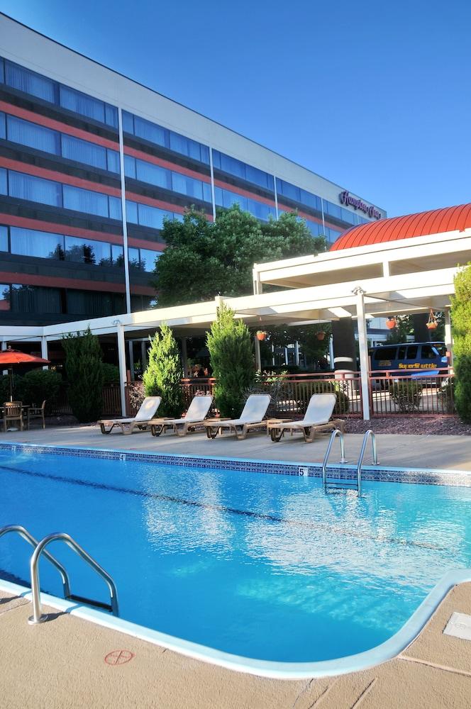 Hampton Denver West Federal Center Hotel 3*