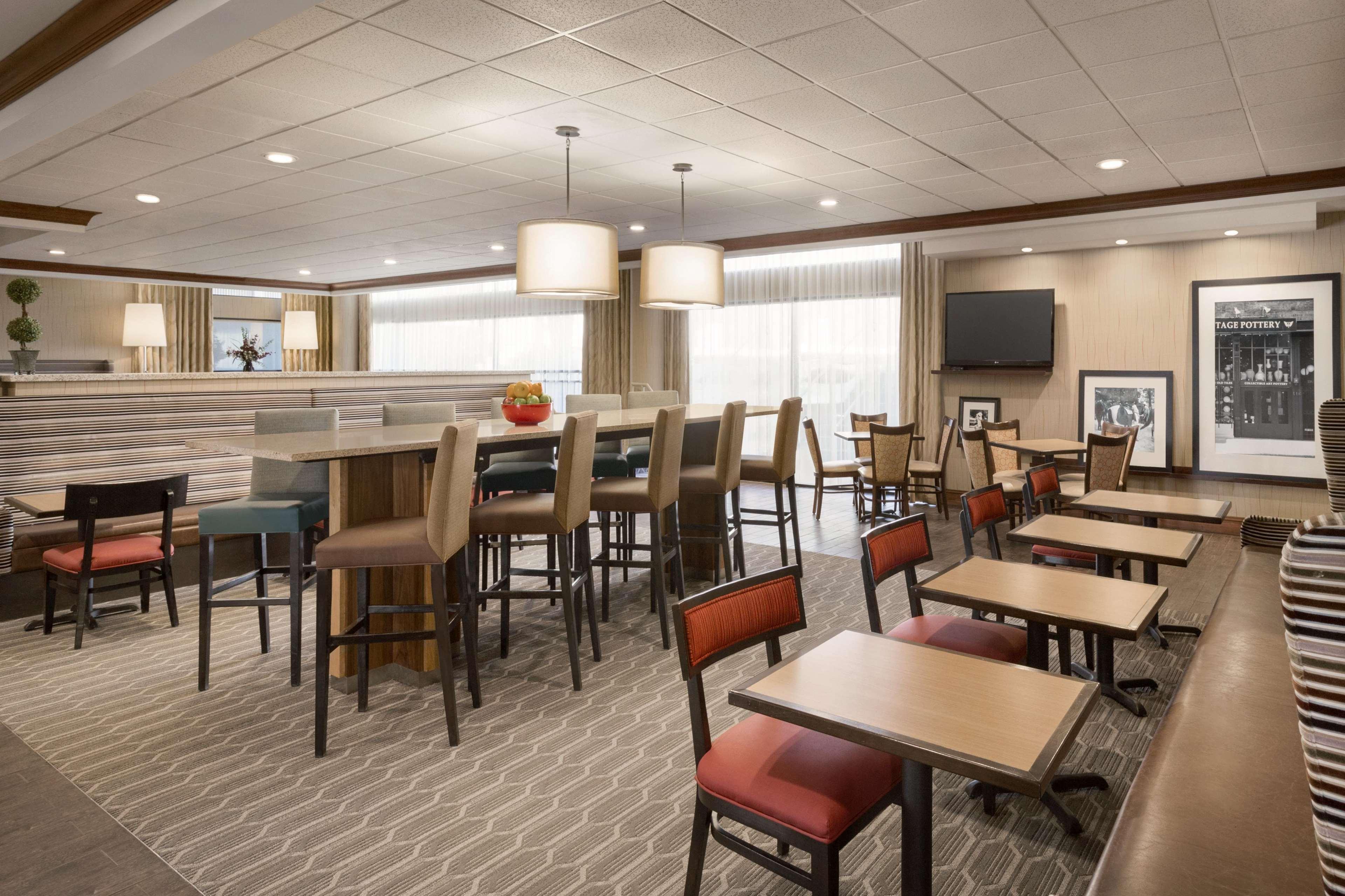 Hampton Denver West Federal Center Hotel 3*