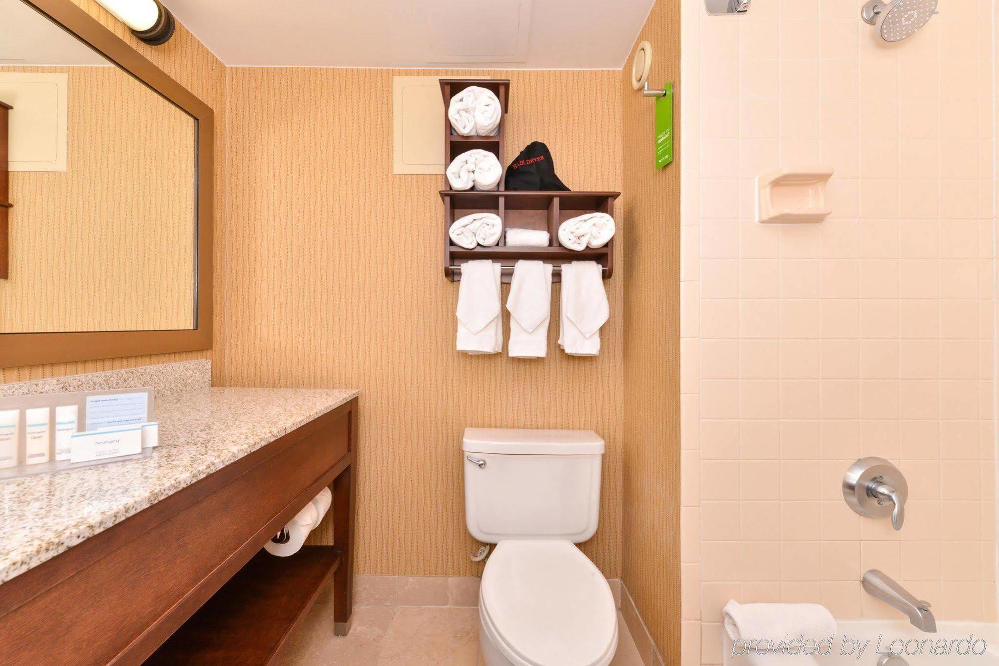 Hampton Denver West Federal Center Hotel 3*