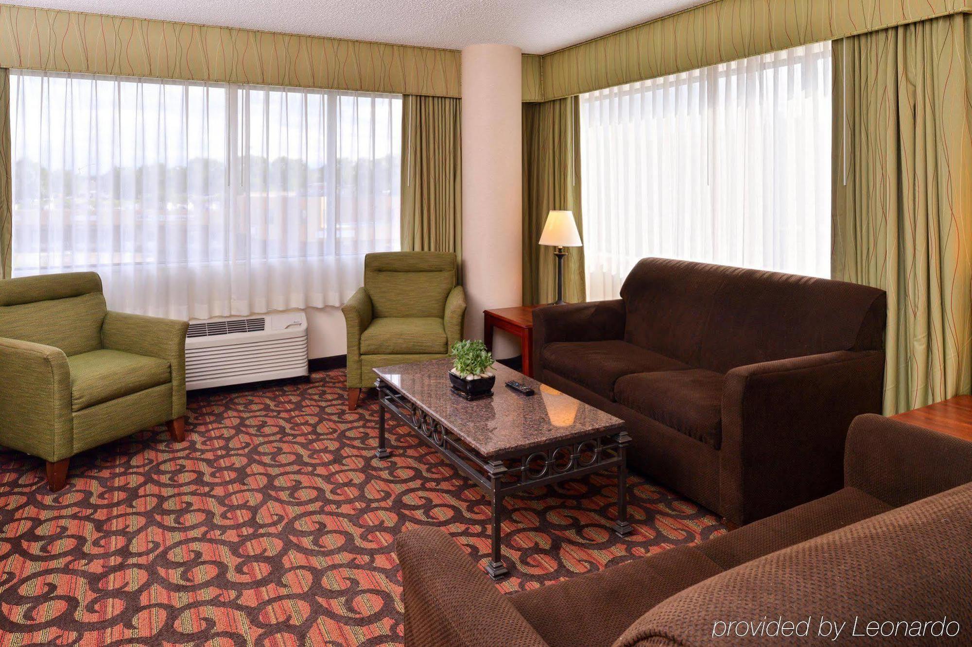 Hampton Denver West Federal Center Hotel 3*